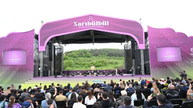 Azərbaycan, Özbəkistan və Qvineya ritm ustaları “Xarıbülbül” festivalında geniş konsert proqramı ilə çıxış ediblər (FOTO)