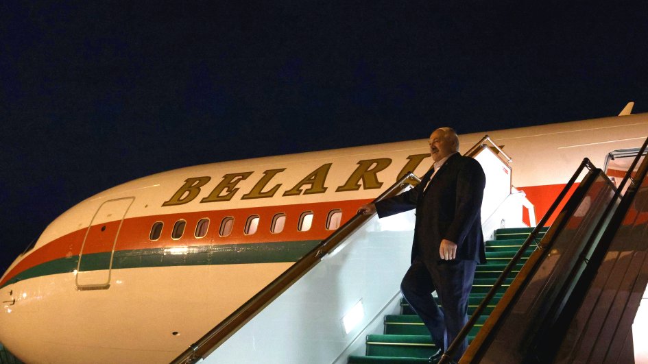 Belarus Prezidenti Aleksandr Lukaşenko Azərbaycana dövlət səfərinə gəlib