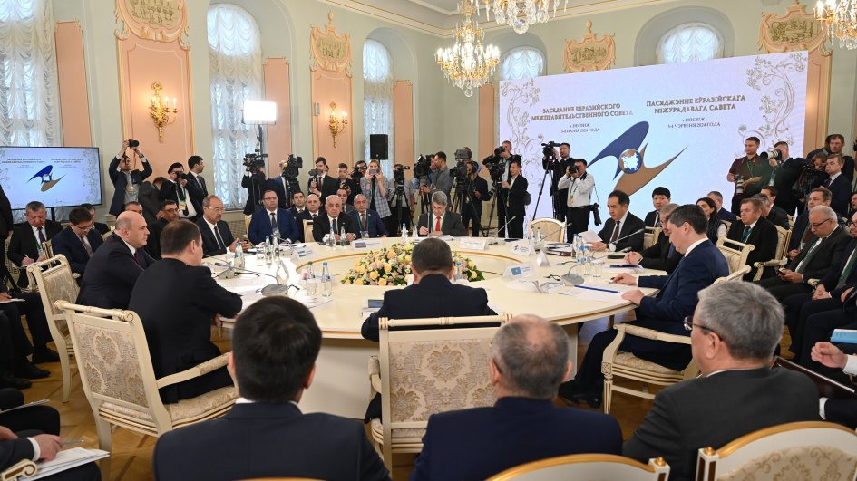 Baş nazir Əli Əsədov Minskdə Avrasiya Hökumətlərarası Şurasının iclasında qonaq qismində iştirak edib