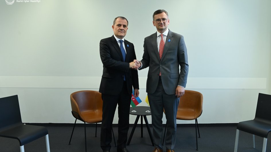 Ceyhun Bayramov Ukraynanın xarici işlər naziri ilə görüşüb