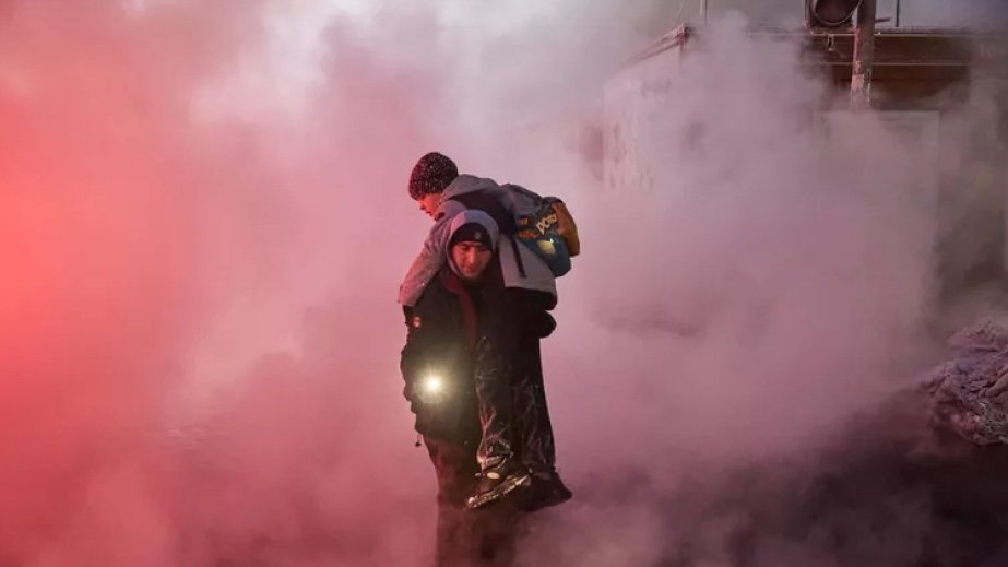 Aleksandr Oşçepkovun Azərbaycandan olan yükvuran fəhlə haqqında çəkdiyi fotoşəkil beynəlxalq müsabiqənin qalibi olub