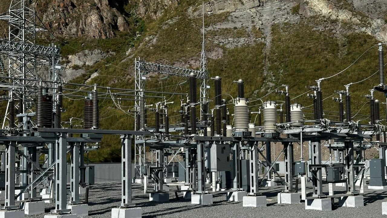 “İstisu” yarımstansiyası “İstisu” sanatoriyasının və “İstisu” mineral su zavodunun elektrik təchizatına xidmət edəcək