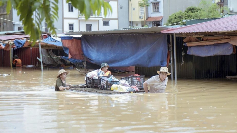 Vyetnamda qasırğa qurbanlarının sayı 59 nəfərə çatıb