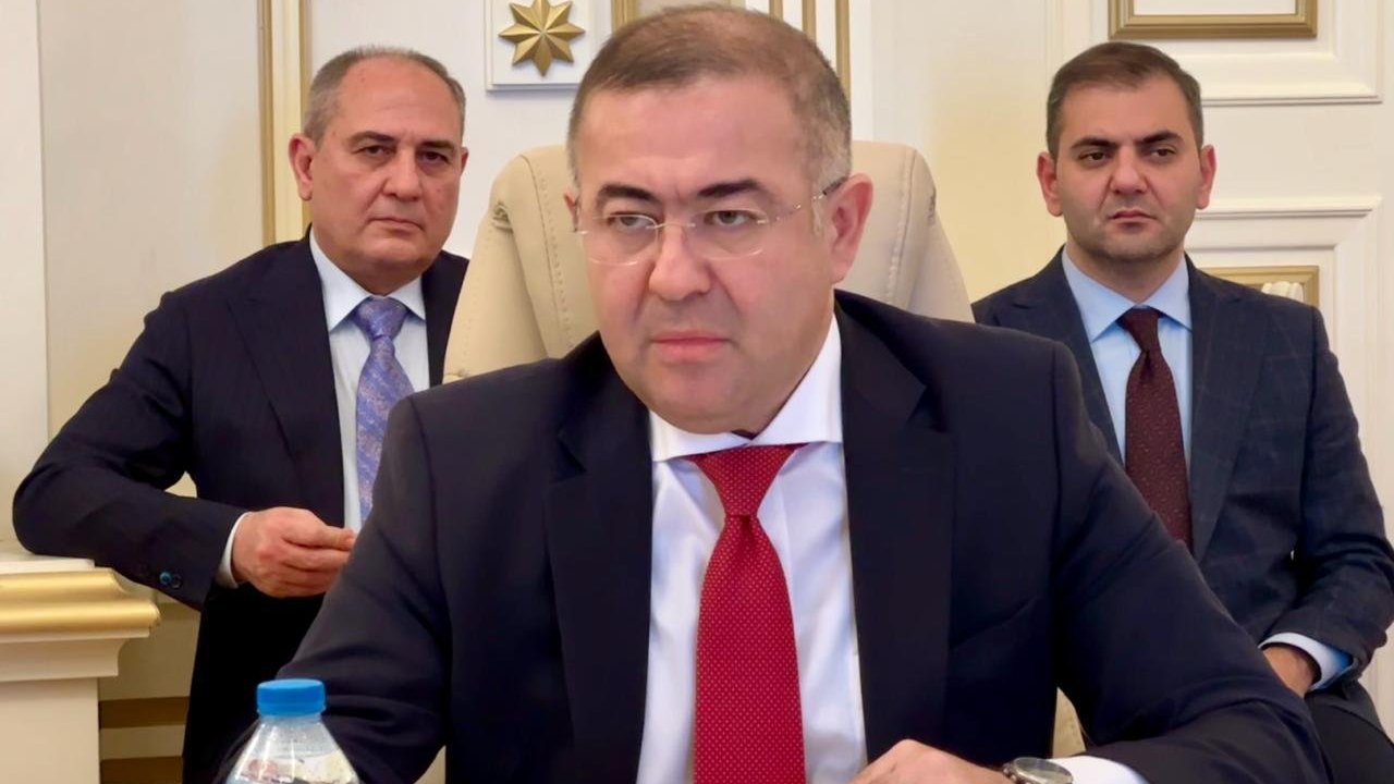 Rövzət Qasımov seçkilərlə bağlı sosial şəbəkələrdə yayılan videolardan danışıb