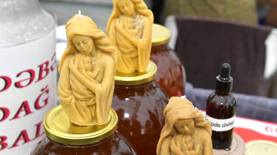 Balın qiyməti 20-70 manat arasındadır – YARMARKADAN REPORTAJ