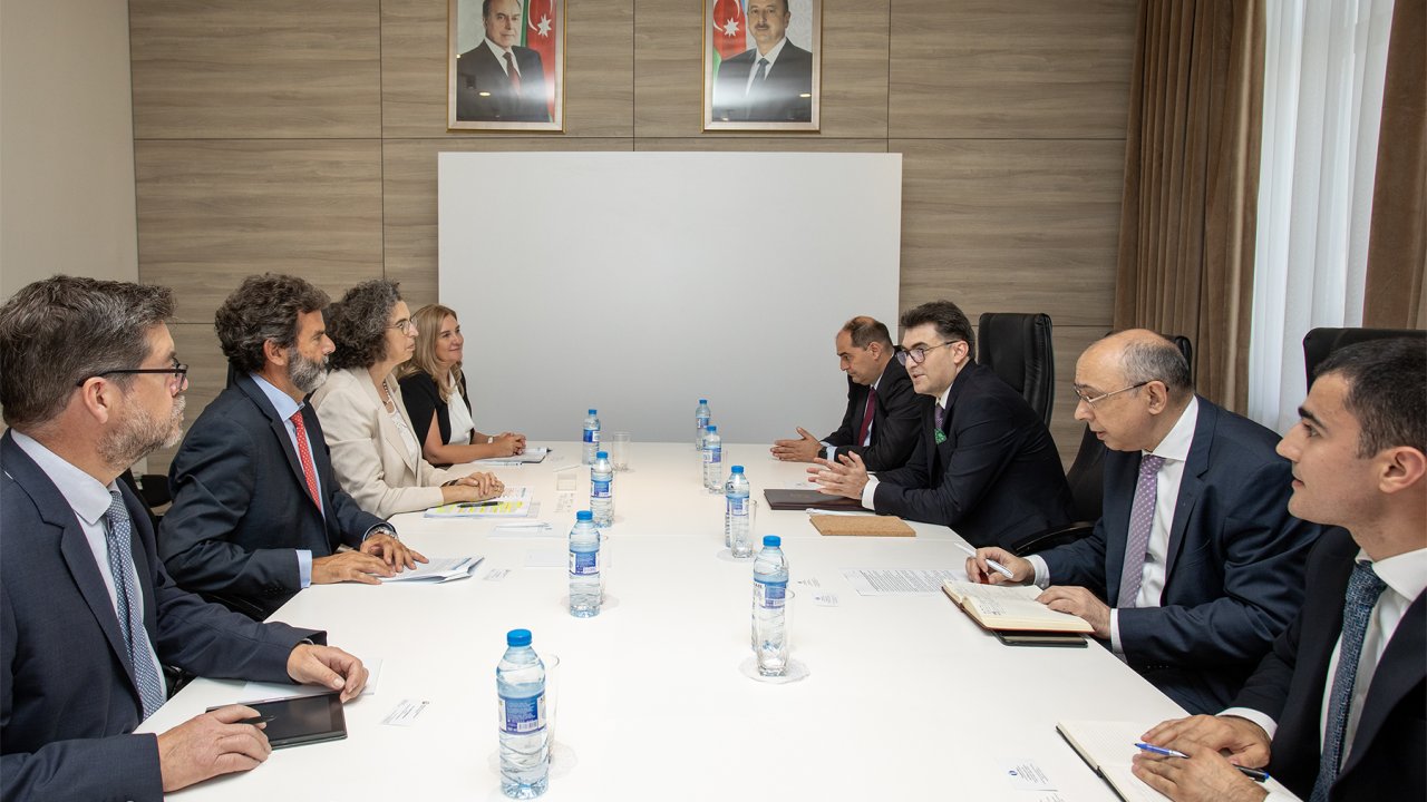 AYİB-in Türkiyə və Qafqaz üzrə icraçı direktoru ilə görüş olub