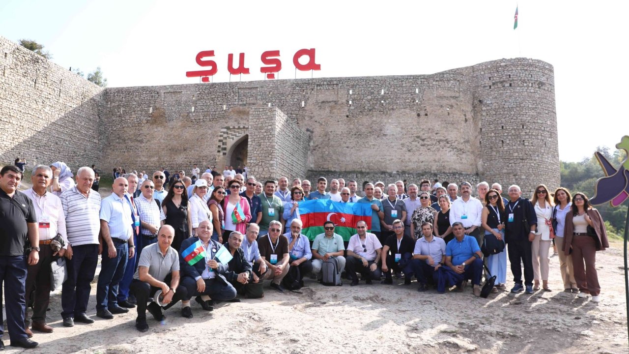 Xaricdə Yaşayan Azərbaycanlı Alimlərin Bakı Forumunun iştirakçıları Xankəndi və Şuşaya səfər ediblər