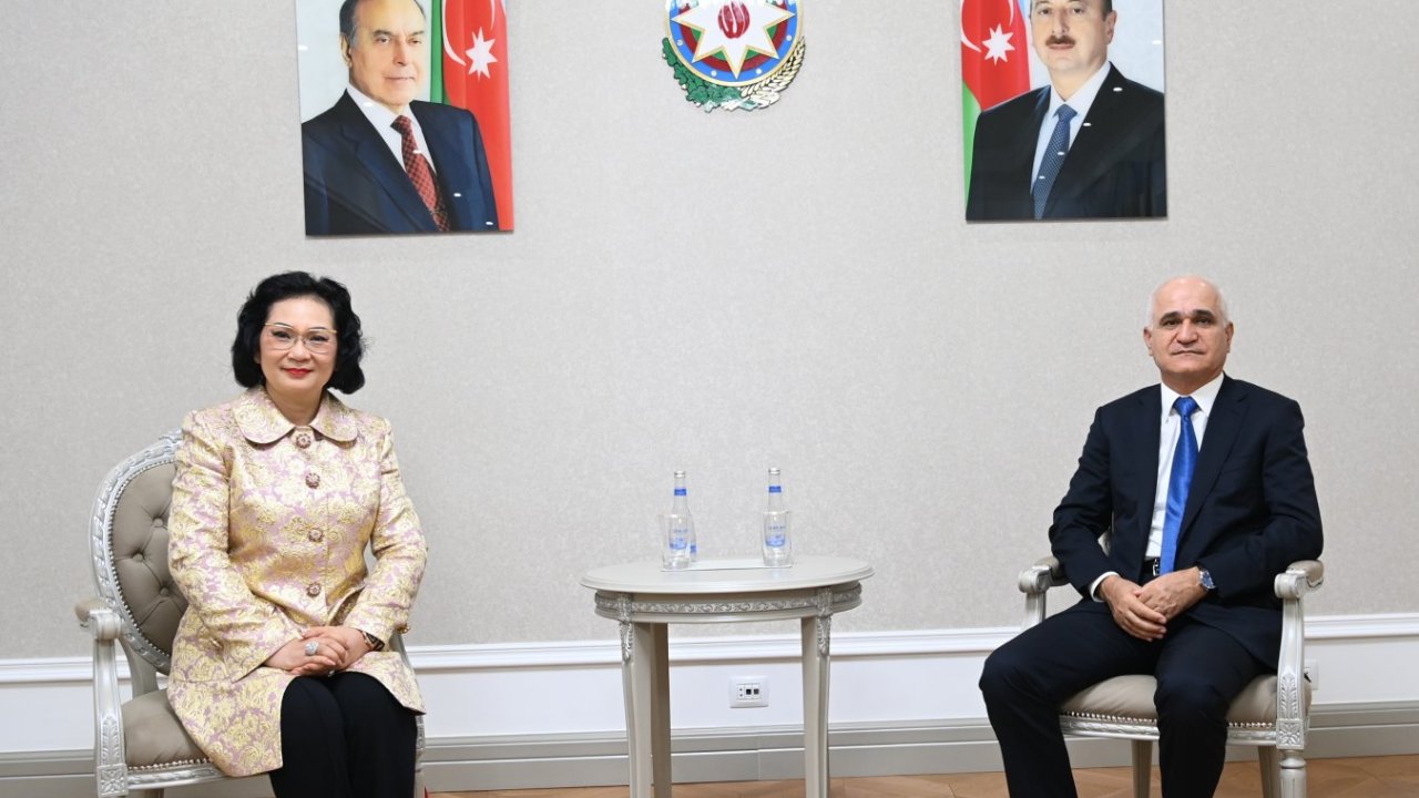 Şahin Mustafayev Beynəlxalq Olimpiya Komitəsinin üzvü ilə görüşüb