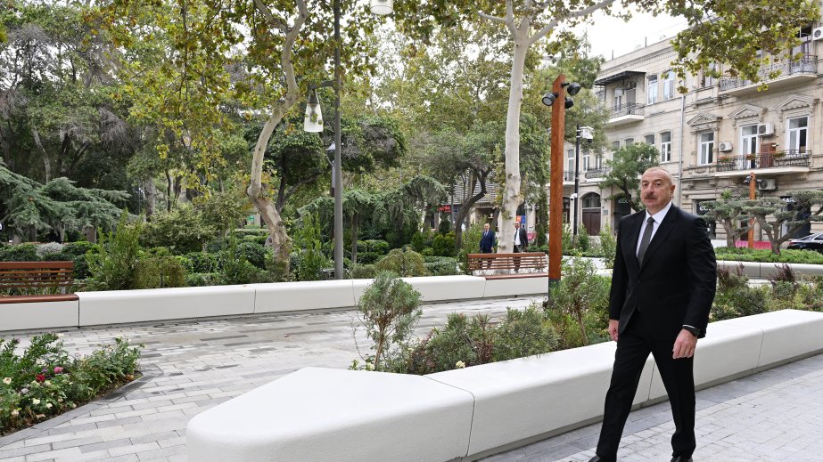 Prezident İlham Əliyev “Xəqani” bağında və ətraf ərazilərdə aparılmış abadlıq və yenidənqurma işlərindən sonra yaradılan şəraitlə tanış olub