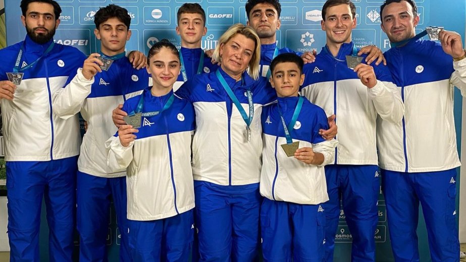 Dünya çempionatı: Azərbaycan akrobatları komanda hesabında gümüş medal qazanıblar