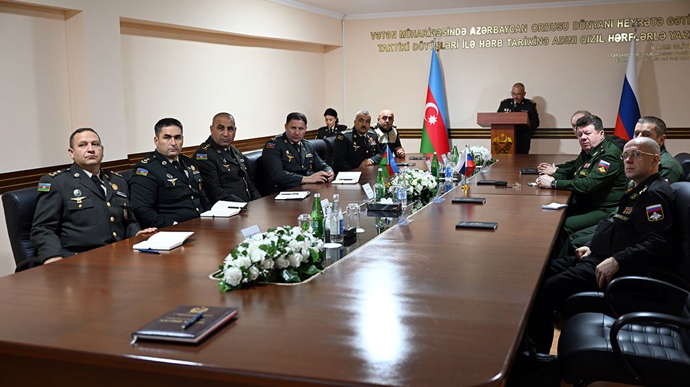 Azərbaycan və Rusiya arasında bir sıra məsələlər ətrafında fikir mübadiləsi aparılıb