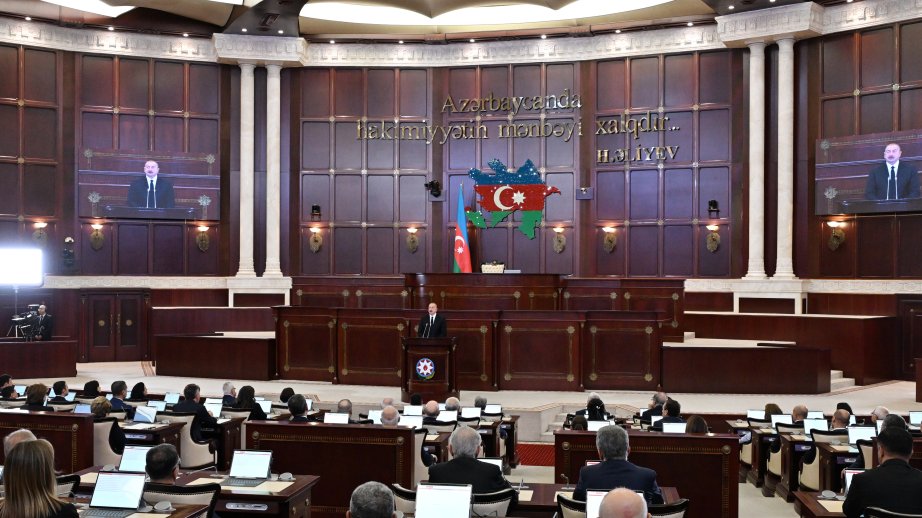 Prezident İlham Əliyev: Müstəqil, prinsipial, xarici siyasət bizim əsas istiqamətimizdir (TAM MƏTN)