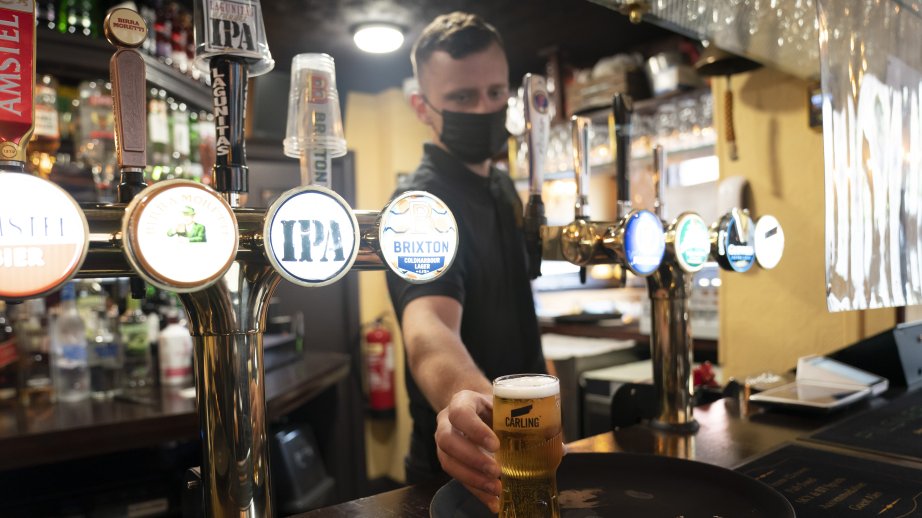 İngiltərə və Uelsdə hər ay 50 pivəxana bağlanır