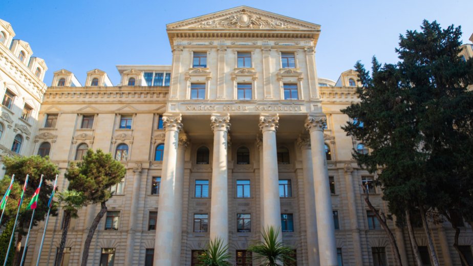 Ceyhun Bayramov kolumbiyalı həmkarına bölgədə yaranan yeni reallıqlar barədə məlumat verib