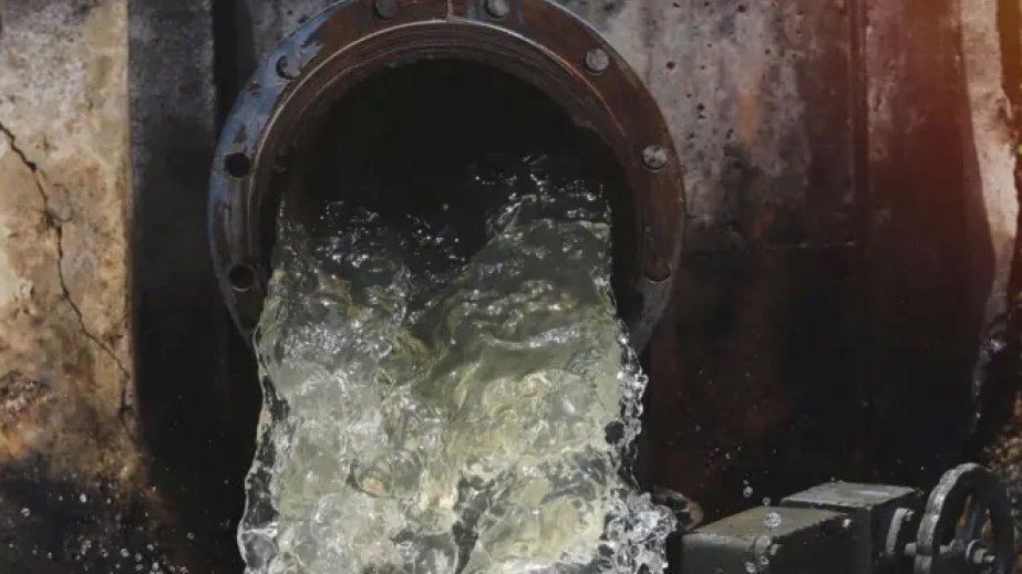 Britaniya su şirkətləri çirkab su iddiaları üzrə 2 milyard dollarlıq məhkəmə ilə üzləşib