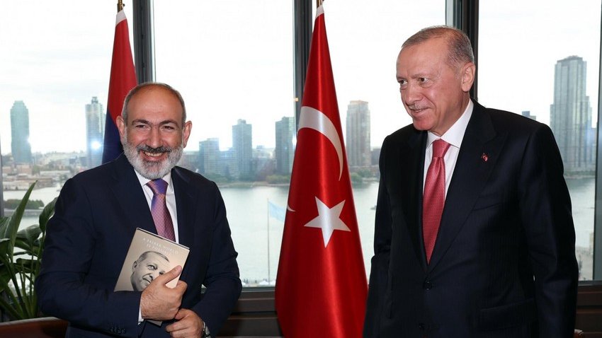 Ərdoğanın Paşinyana məsləhəti: kitab oxumaq - ŞƏRH