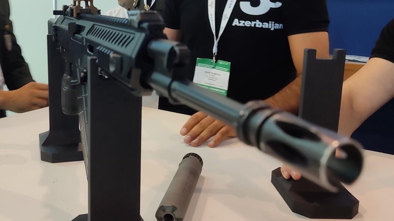 Azərbaycanda “Turan 1” avtomat silahı istehsal olunub