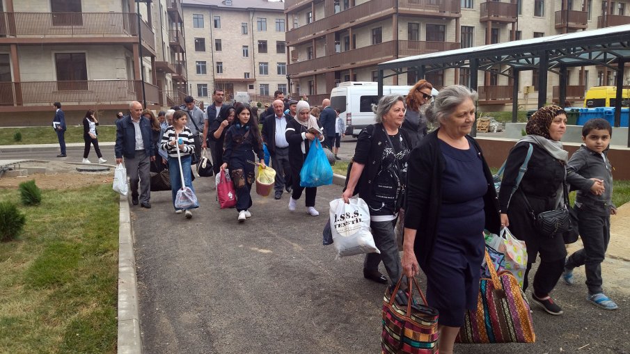 Cəbrayıl şəhərinə köçən 36 ailəyə evlərinin açarları təqdim olunub