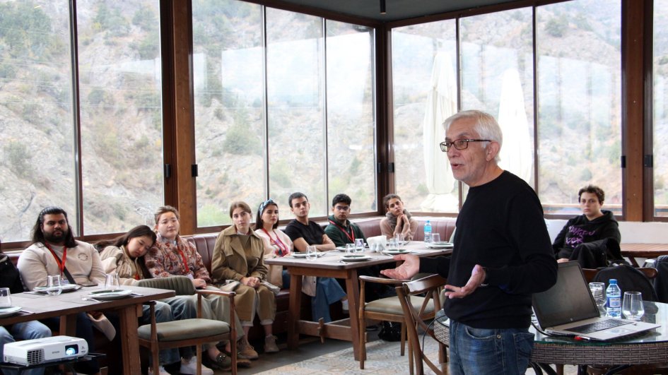 XV Beynəlxalq Multikulturalizm Məktəbinin iştirakçıları Laçında