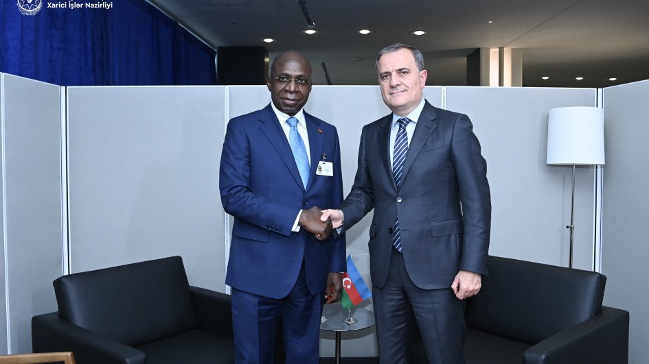 Azərbaycan ilə Anqola arasında ikitərəfli və çoxtərəfli əməkdaşlığın perspektivləri müzakirə edilib