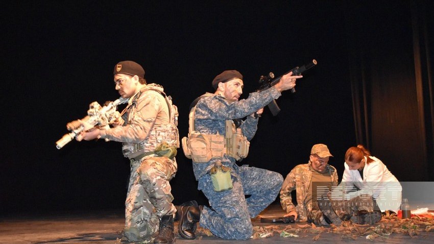 Tbilisidə Vətən müharibəsinə həsr olunmuş "Komando" tamaşası nümayiş etdirilib