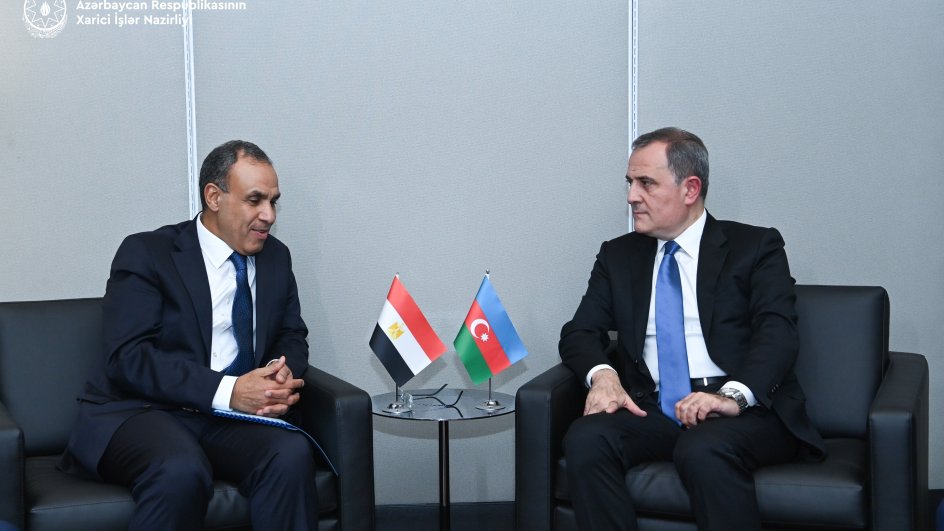 Ceyhun Bayramov misirli həmkarını Ermənistanla normallaşma prosesinin gedişatı barədə məlumatlandırıb