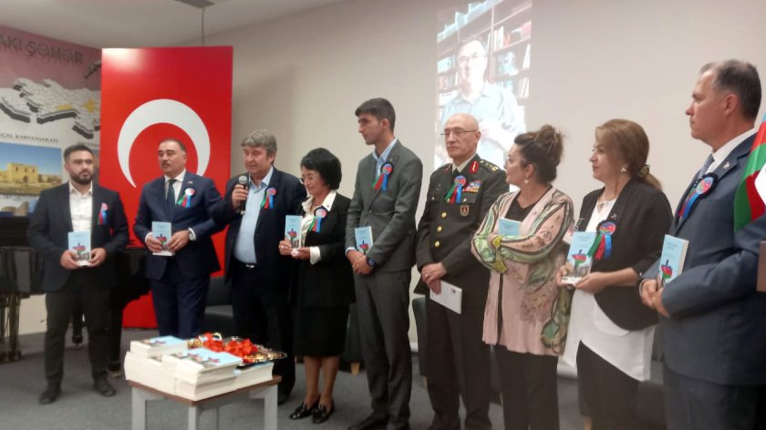 Azərbaycan şəhidlərinin xatirəsinə: Ankarada “Zəfərlə ruhlanan şeirlər” kitabının təqdimatı olub