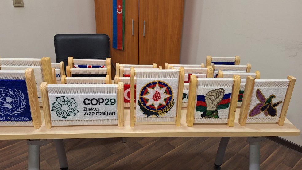 Lerikli miniatür xalça ustası əl işlərini COP29-a həsr edib