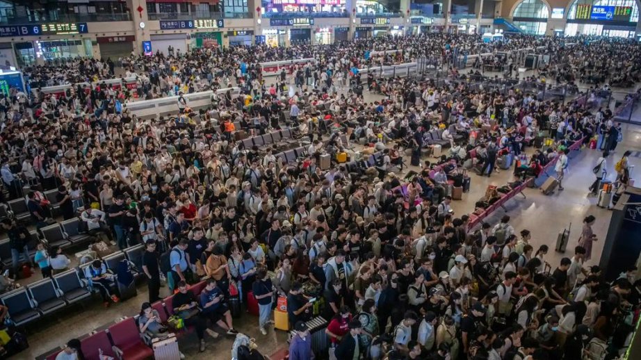 Çində “Qızıl həftə”də 2 milyarda yaxın insanın səfər edəcəyi gözlənilir