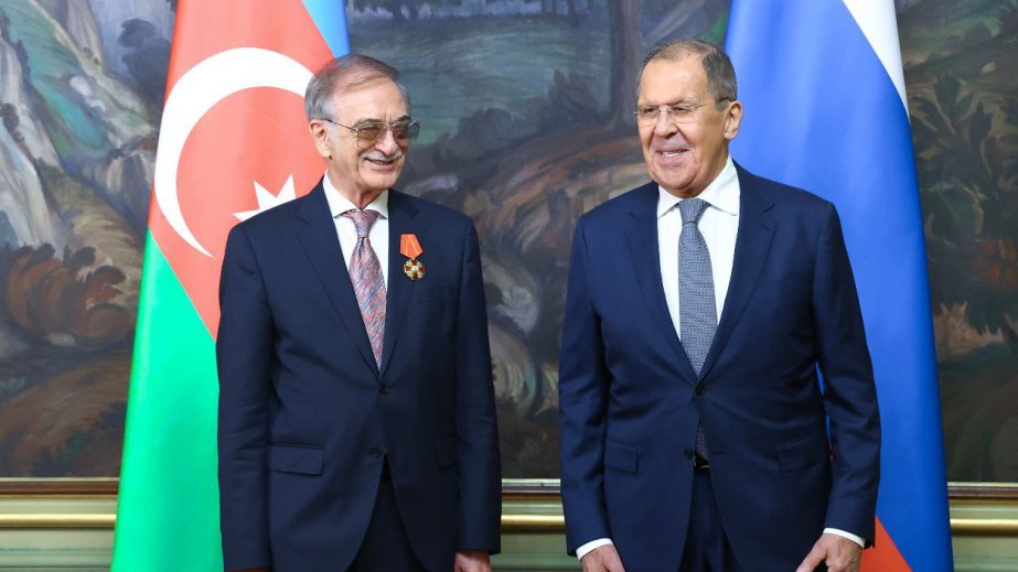 Polad Bülbüloğluna “Aleksandr Nevski” ordeni təqdim edilib