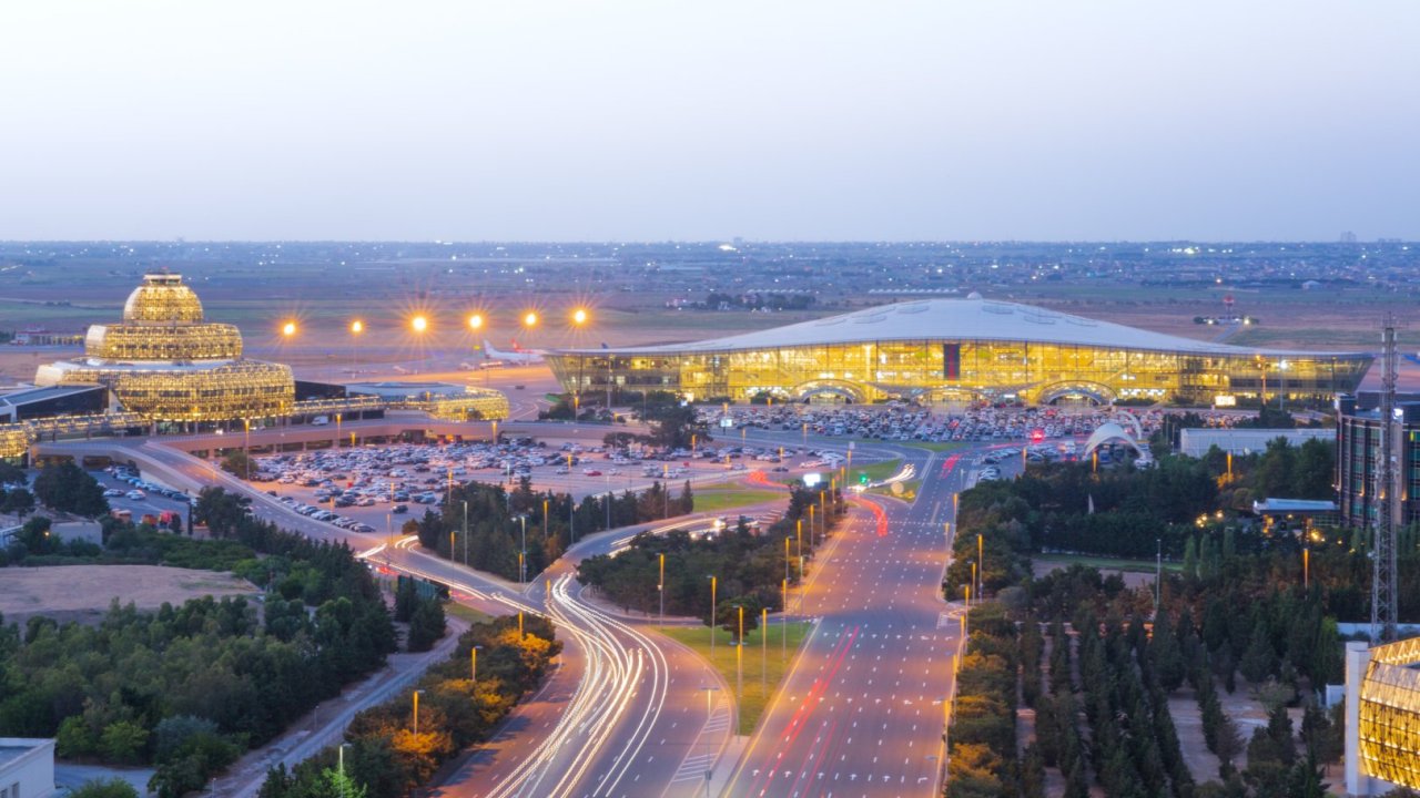 Beynəlxalq aviaşirkətlər məcburi eniş üçün Bakı aeroportuna üz tutub