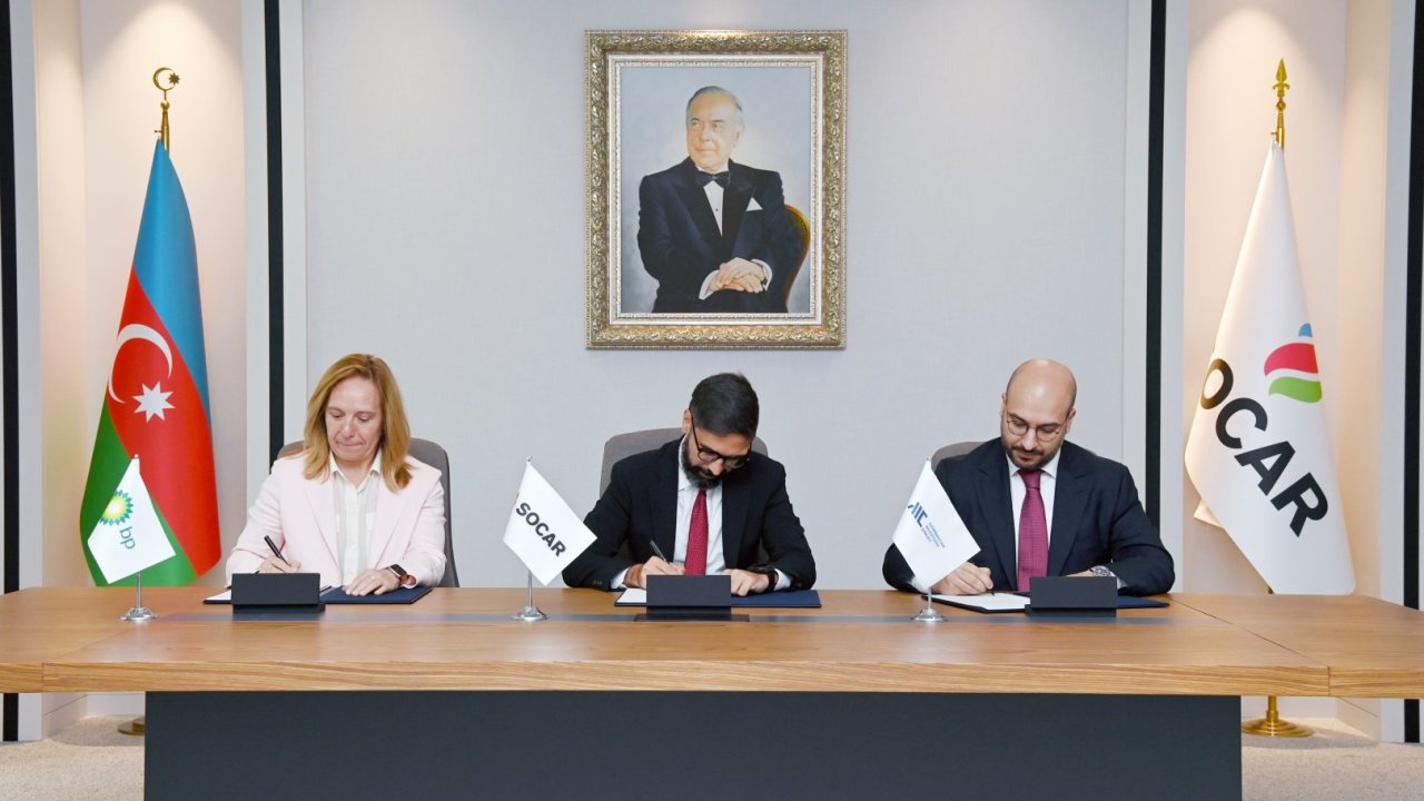 Cəbrayılda "Şəfəq" Günəş Elektrik Stansiyasının tikilməsi məqsədilə Birgə İştirak Müqaviləsi imzalanıb