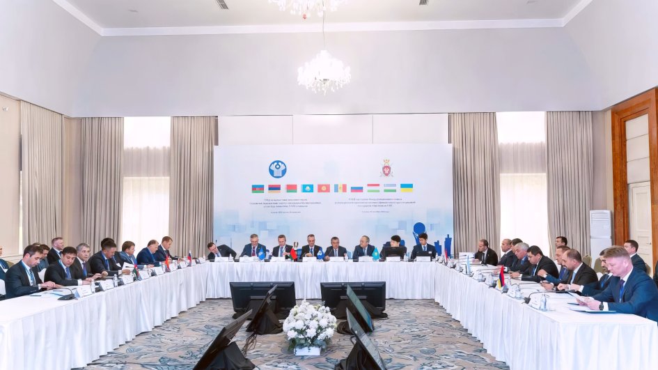 Qazaxıstanda iqtisadi təhlükəsizliyin təmin edilməsində vergi orqanlarının rolu müzakirə edilib