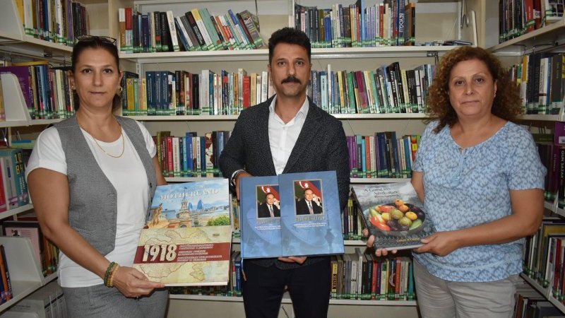 Manisa Xalq Kitabxanasına Azərbaycanla və onun turizmi ilə bağlı kitablar hədiyyə edilib