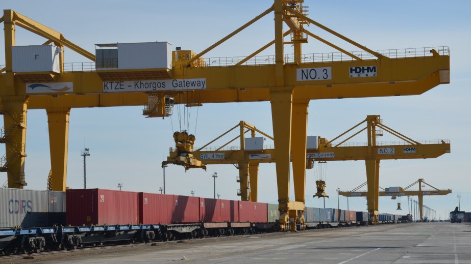 Çin sərhədindən Abşerona qədər yükdaşımalarının müddəti 9 günədək azaldılıb