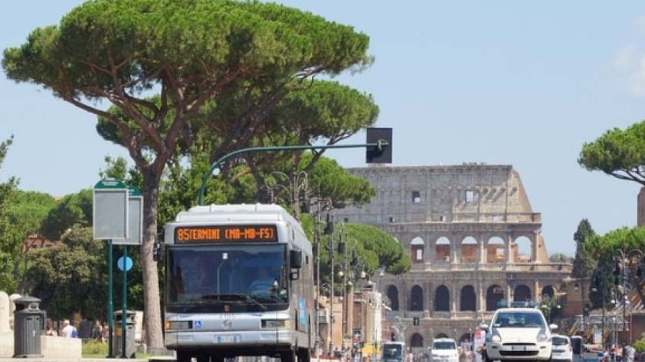 İtaliyada nəqliyyat işçiləri tətil edirlər