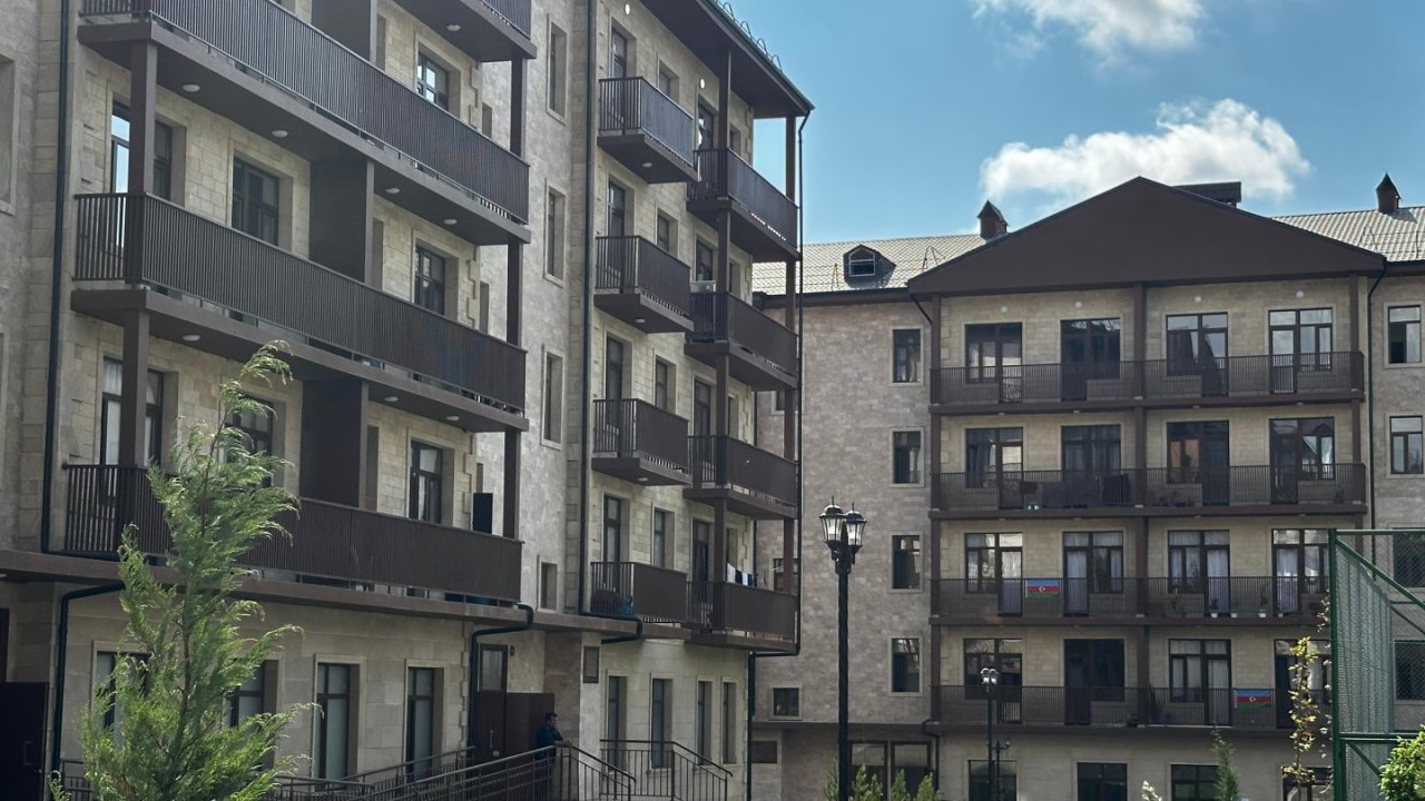 Cəbrayılda altı kvartaldan ibarət kompleksin inşası keyfiyyətlə həyata keçirilib