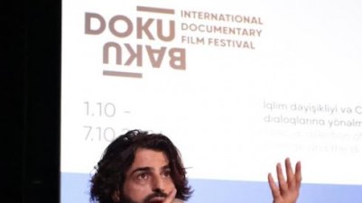 “Əriyən qar üzərində” sənədli filmi nümayiş olunub