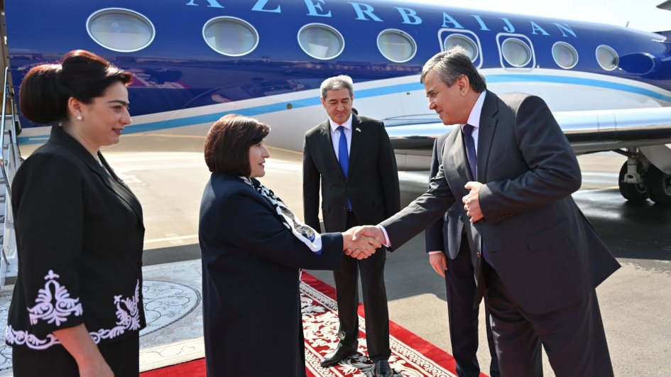 Milli Məclisin sədri Sahibə Qafarova Tacikistana səfərə gedib