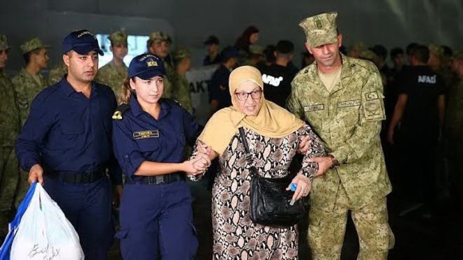 Türkiyə Livandan minə yaxın vətəndaşını təxliyə edib