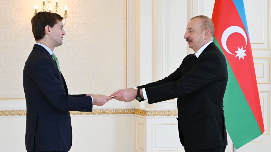 Prezident İlham Əliyev Belçika Krallığının Azərbaycanda yeni təyin olunmuş fövqəladə və səlahiyyətli səfirinin etimadnaməsini qəbul edib YENİLƏNƏCƏK