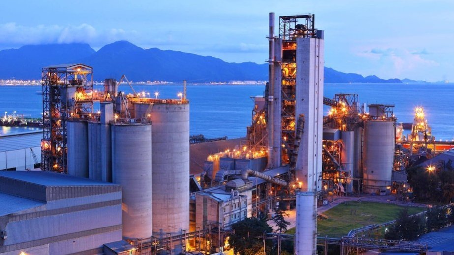 Bu il istehsal olunan sənaye məhsullarının dəyəri 47 milyard manatı ötüb