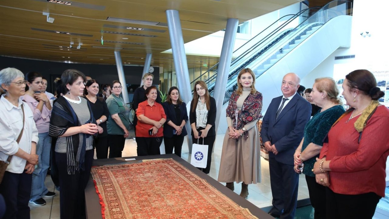 Milli Xalça Muzeyi növbəti dəyərli sənət nümunəsi ilə zənginləşib (FOTO)