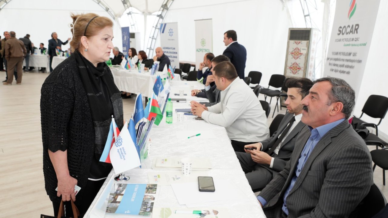 Laçında əmək yarmarkası keçirilib: 250-dən çox vakansiya təqdim edilib