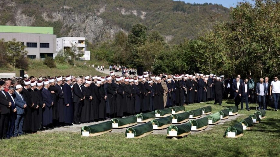 Bosniya və Herseqovinada daşqın qurbanları kütləvi dəfn edilib