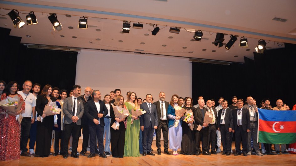 İzmirdə keçirilən “Azərbaycan Mədəniyyəti və İncəsənəti Günü”nün rəsmi açılışı olub