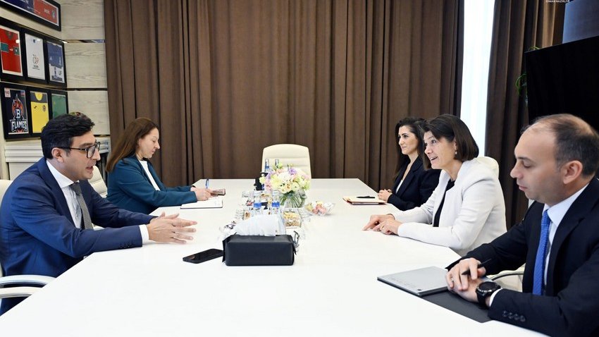 İDMAN: Fərid Qayıbov Beynəlxalq Xizək Alpinizmi Federasiyasının prezidentini qəbul edib