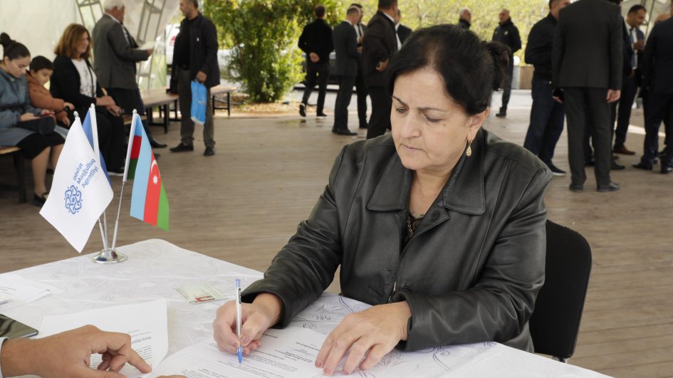 Laçın və Ağalıda daha bir qrup sakinə özünüməşğulluq proqramı çərçivəsində aktivlər verilib