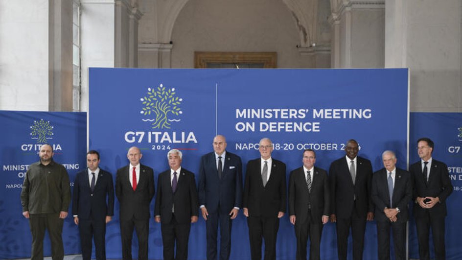 Tarixdə ilk dəfə G7 ölkələrinin müdafiə nazirlərinin görüşü olub