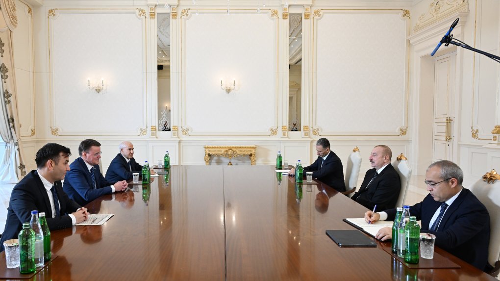 Prezident İlham Əliyev “MAN Truck&Bus” şirkətinin baş direktorunu qəbul edib